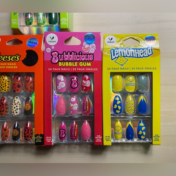 Fake Nails Bundle - Picture 4 of 5